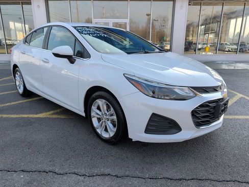 Used 2019 Chevrolet Cruze LT w/ LT Fleet Convenience Package image 1