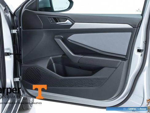 Used 2025 Volkswagen Jetta SE FWD image 68
