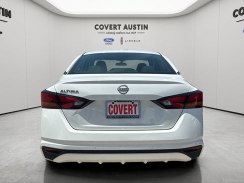 Used 2025 Nissan Altima 2.5 SV FWD image 5