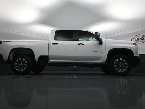 Used 2025 Chevrolet Silverado 2500 Custom w/ Custom Convenience Package AWD/4WD image 28