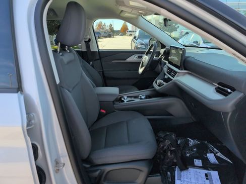 New 2026 Ford Explorer Active image 14