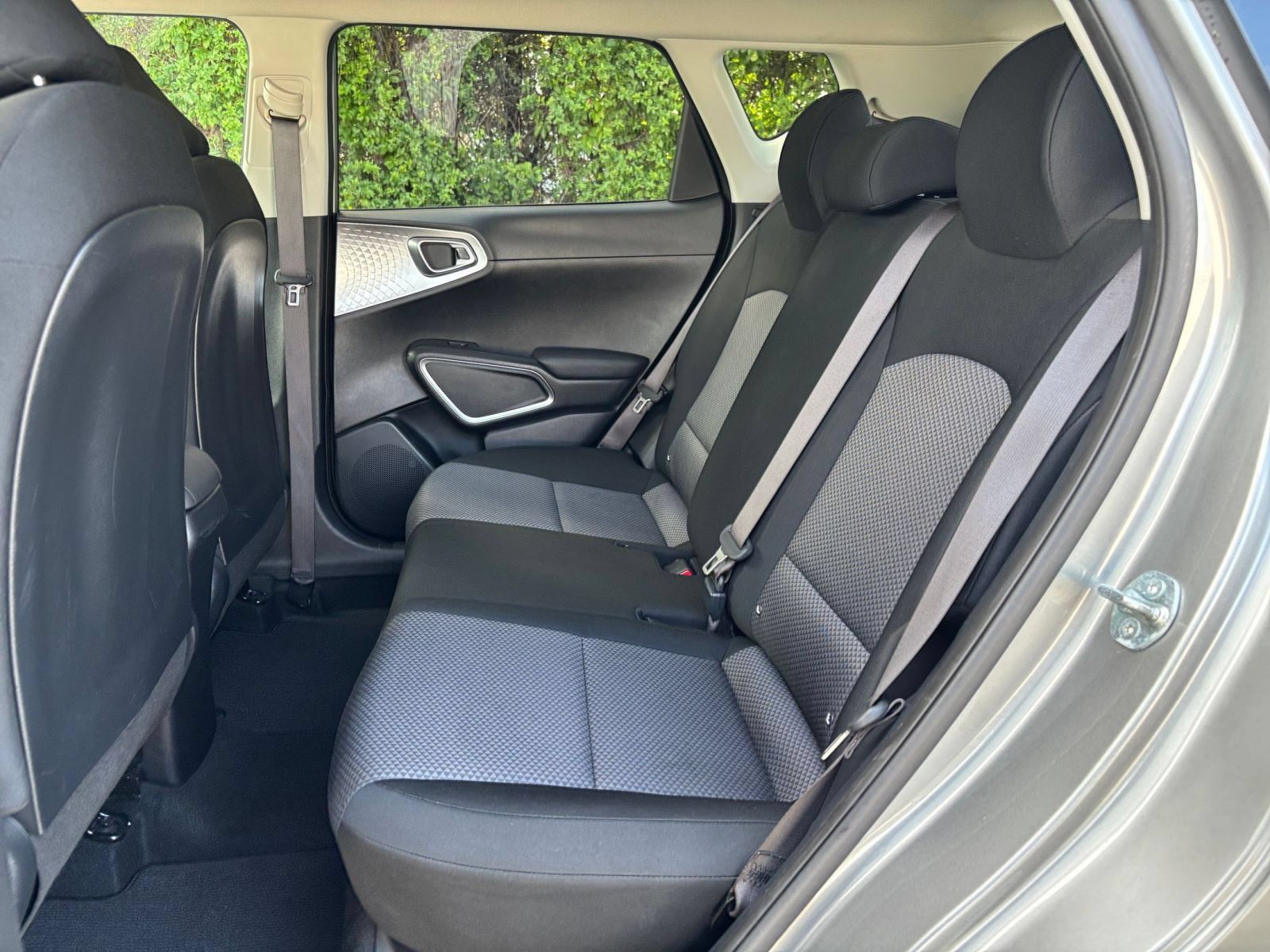 Used 2025 Kia Soul LX w/ LX Technology Package FWD image 22