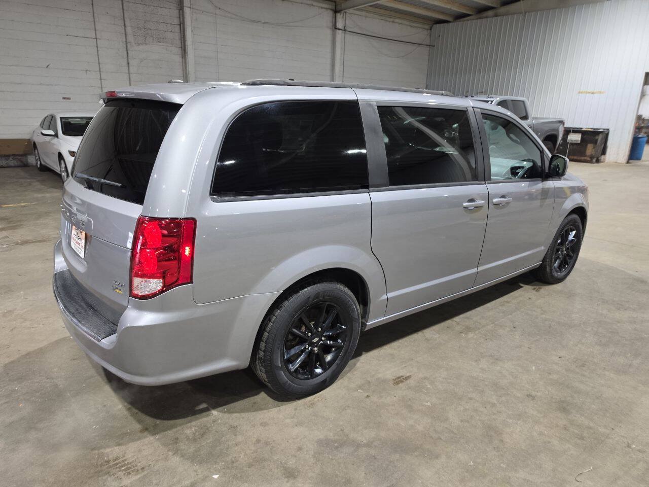 Used 2019 Dodge Grand Caravan GT FWD image 12
