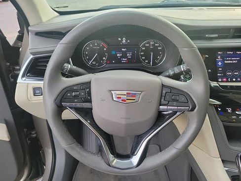 Certified 2022 Cadillac XT6 Premium Luxury image 45