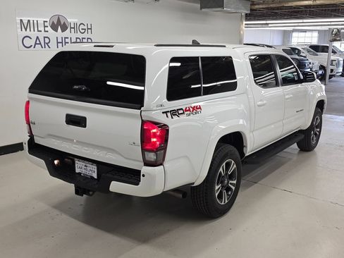 Used 2018 Toyota Tacoma TRD Sport w/ Technology Package AWD/4WD image 7