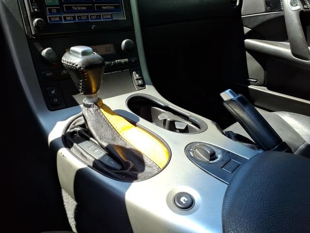 Used 2005 Chevrolet Corvette Convertible w/ Preferred Equipment Group RWD image 19