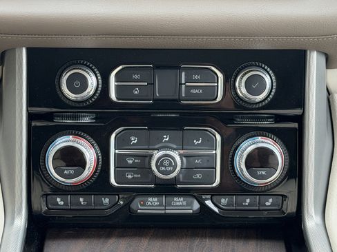 Used 2022 GMC Yukon Denali AWD/4WD image 22