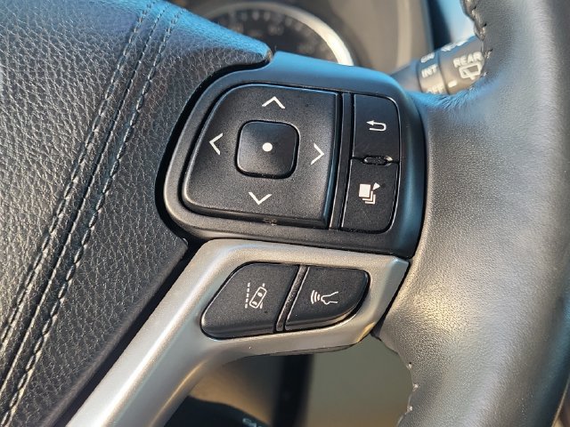 Used 2018 Toyota Highlander XLE FWD image 20