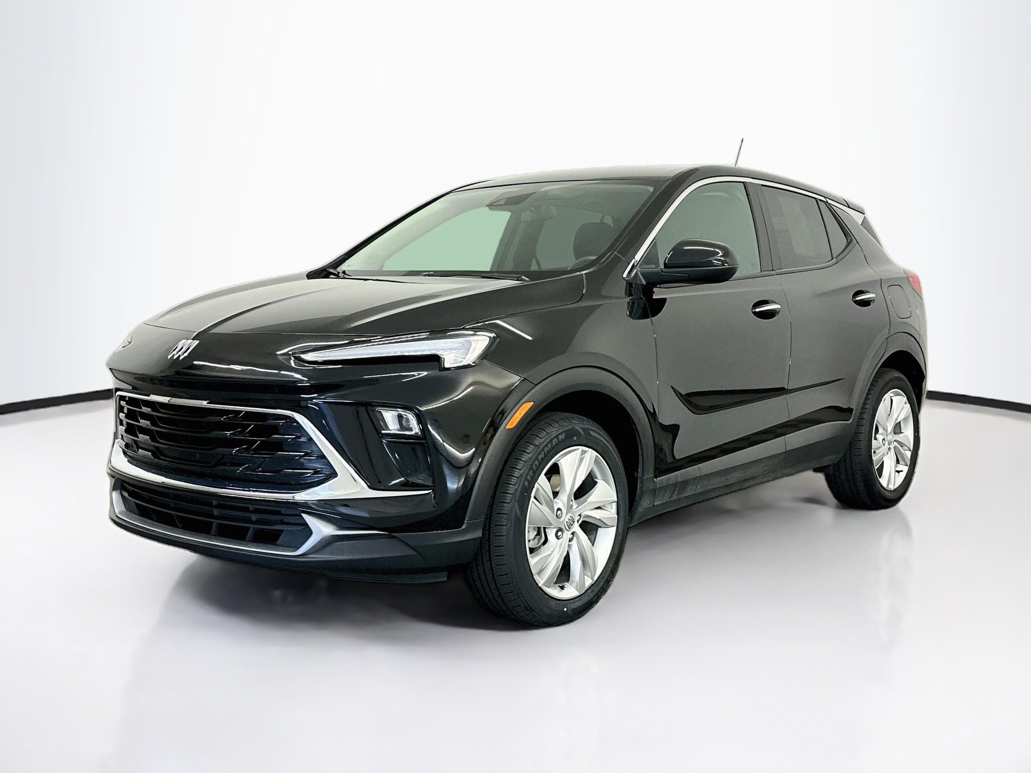 Used 2025 Buick Encore GX Preferred AWD/4WD image 3