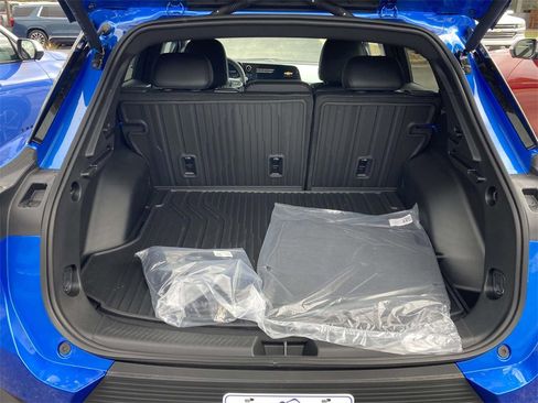 New 2026 Chevrolet Equinox EV LT image 11