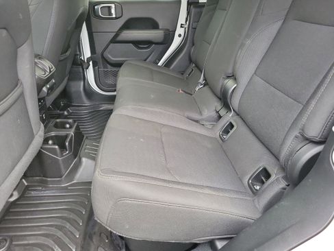 Used 2021 Jeep Gladiator Overland image 19