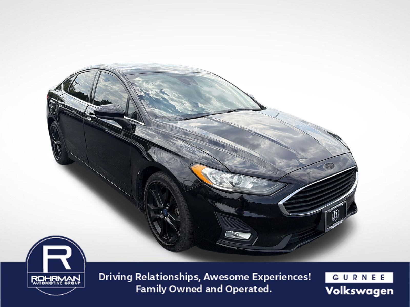 Used 2019 Ford Fusion SE w/ Equipment Group 151A FWD image 2