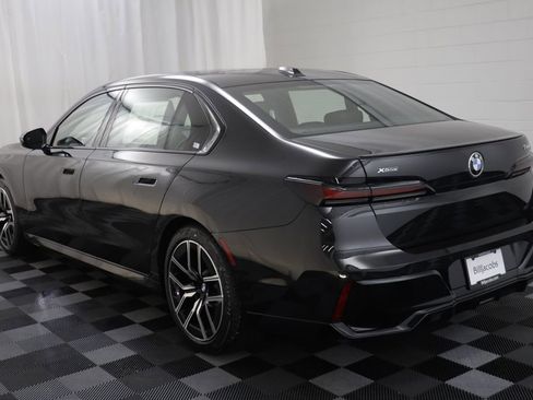 New 2026 BMW 740i xDrive w/ Premium Package AWD/4WD image 17