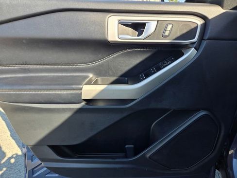 Used 2021 Ford Explorer XLT w/ Equipment Group 202A image 19