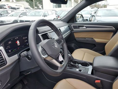 Certified 2023 Volkswagen Atlas Cross Sport SE image 18