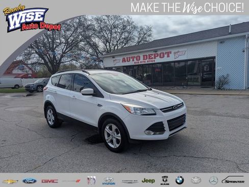 Used 2016 Ford Escape SE w/ Equipment Group 201A AWD/4WD image 1