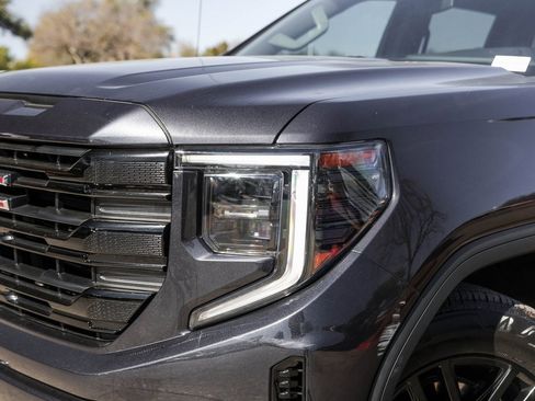 Used 2023 GMC Sierra 1500 Elevation image 3