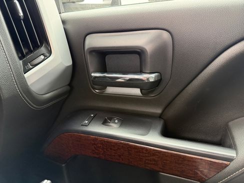 Used 2015 GMC Sierra 1500 SLT w/ SLT Crew Cab Value Package RWD image 23
