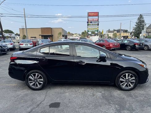 Used 2020 Nissan Versa SV FWD image 8