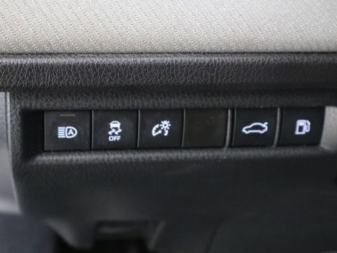 Used 2025 Toyota Camry SE w/ Convenience Package FWD image 22