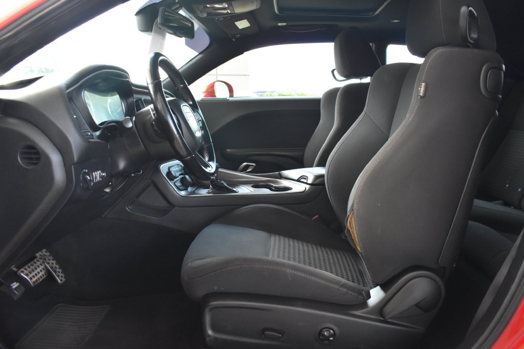 Used 2019 Dodge Challenger R/T RWD image 3