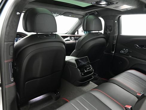 Used 2021 Bentley Flying Spur V8 image 17