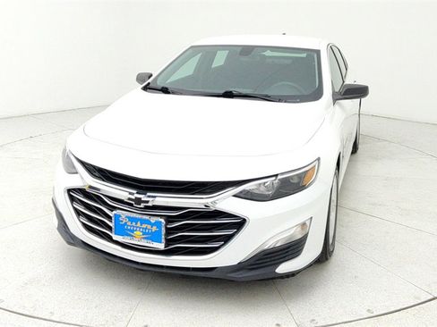 Certified 2019 Chevrolet Malibu LS image 2