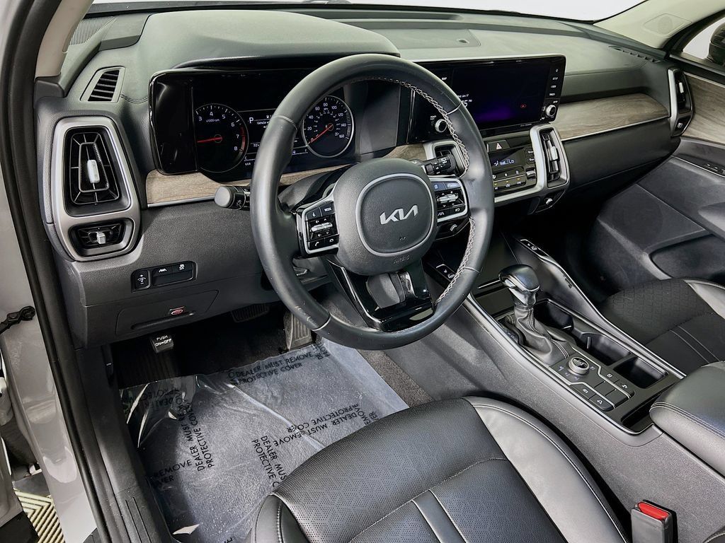 Used 2022 Kia Sorento S w/ Panoramic Sunroof Package AWD/4WD image 9
