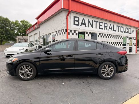 Used 2018 Hyundai Elantra SEL FWD image 2