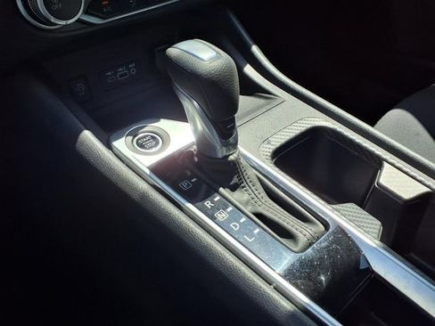 Certified 2025 Nissan Sentra SV FWD image 9