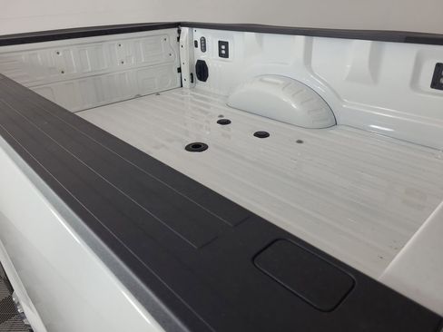 Used 2025 Ford F350 Lariat w/ Chrome Package image 25