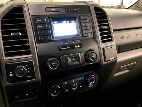 Used 2021 Ford F250 XL w/ Power Equipment Group image 8