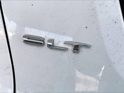 Used 2021 GMC Acadia SLT w/ Preferred Package image 23