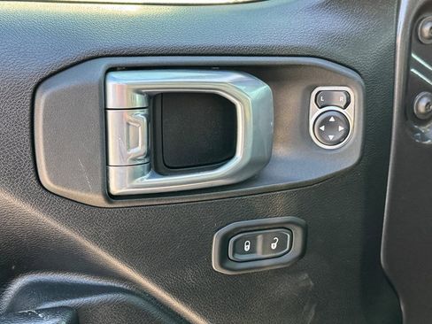 Used 2021 Jeep Wrangler Unlimited Sport image 14