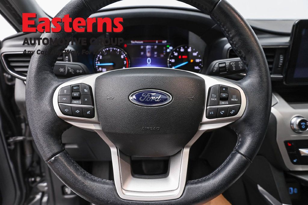 Used 2022 Ford Explorer XLT w/ Equipment Group 202A AWD/4WD image 12