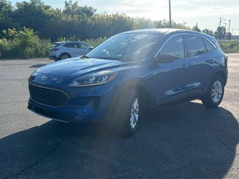 Certified 2022 Ford Escape SE w/ Cold Weather Package image 7