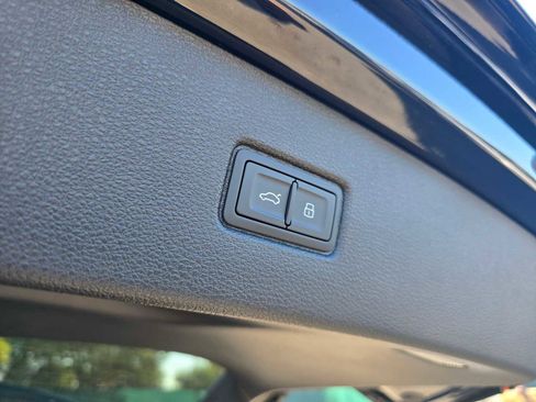 New 2026 Audi SQ7 Prestige image 17