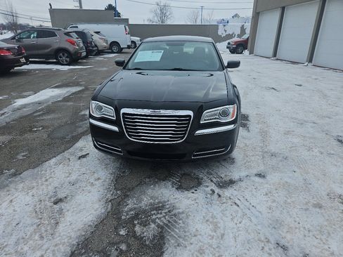 Used 2013 Chrysler 300 RWD image 2