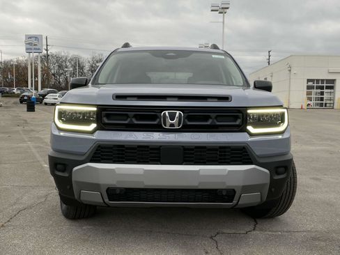 New 2025 Honda Pilot TrailSport image 8