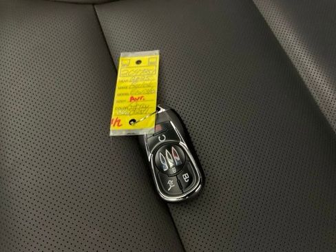 Used 2025 Buick Envista Avenir image 50