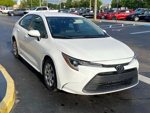 Used 2024 Toyota Corolla LE image 2