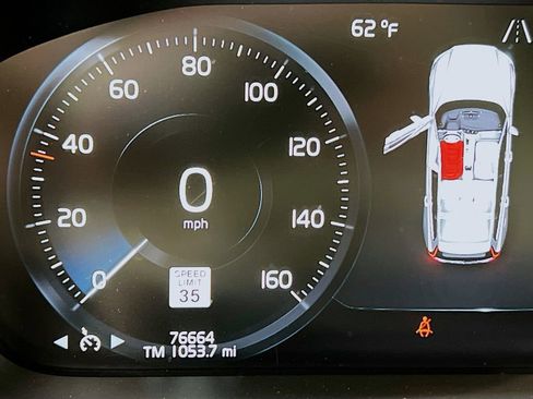 Used 2021 Volvo V60 T5 Momentum w/ Climate Package image 13