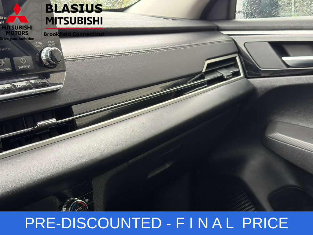 Used 2024 Mitsubishi Outlander SE FWD image 34