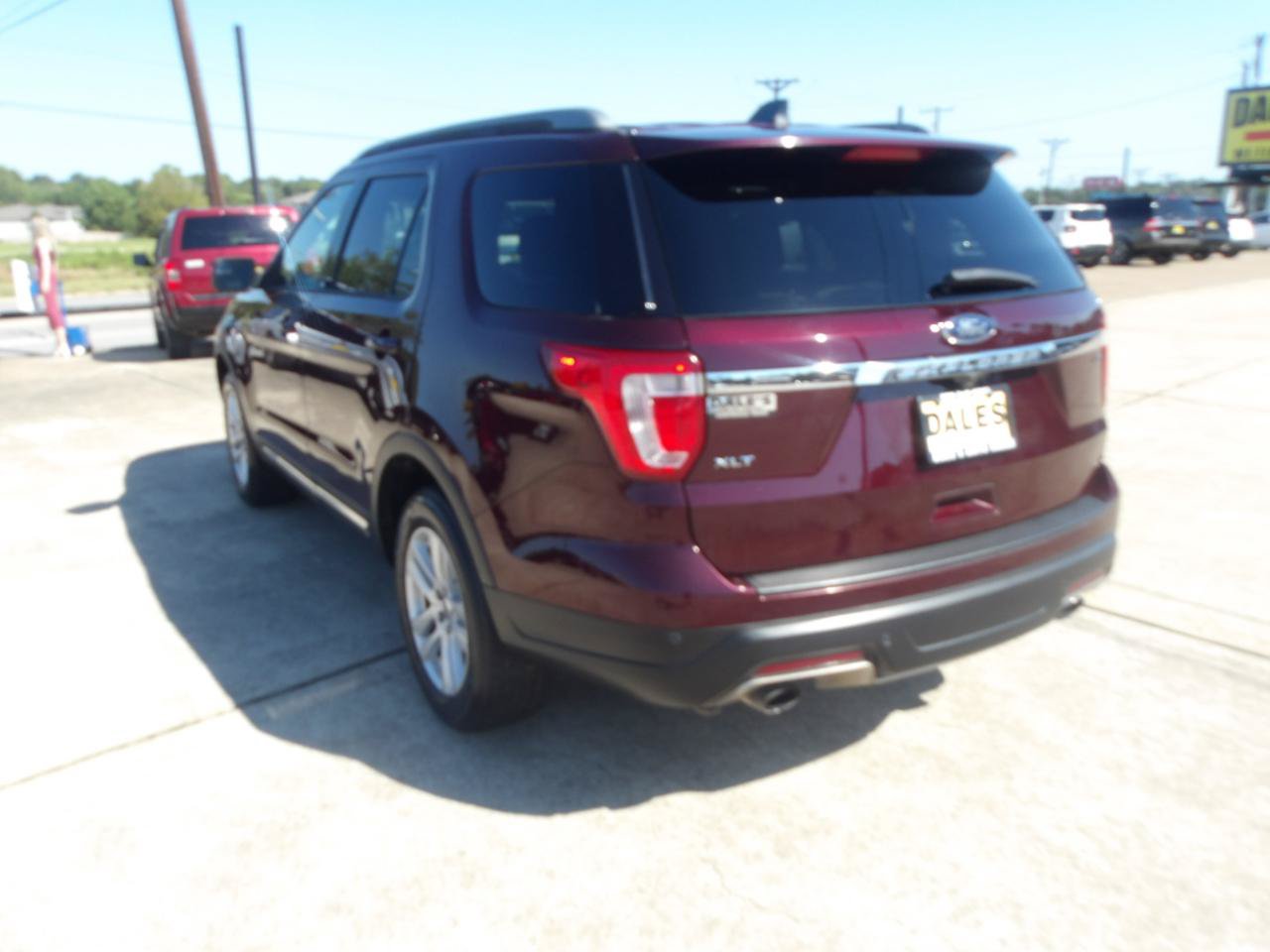 Used 2018 Ford Explorer XLT FWD image 14