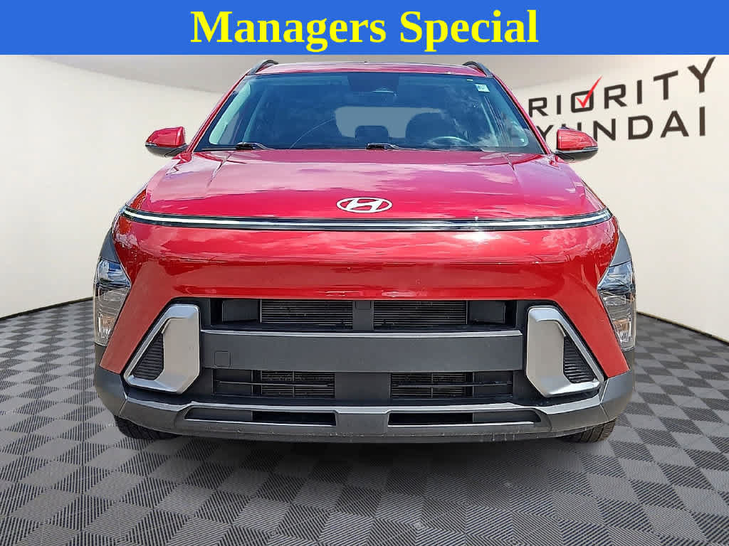 Used 2025 Hyundai Kona SEL FWD image 2