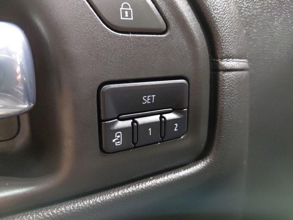 Used 2019 Chevrolet Silverado 1500 High Country w/ Max Trailering Package AWD/4WD image 34