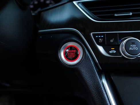 Used 2019 Honda Accord Touring image 27