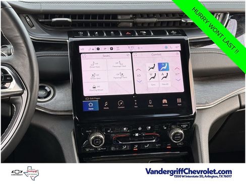 Used 2023 Jeep Grand Cherokee Overland w/ Adv Protech Group III AWD/4WD image 16