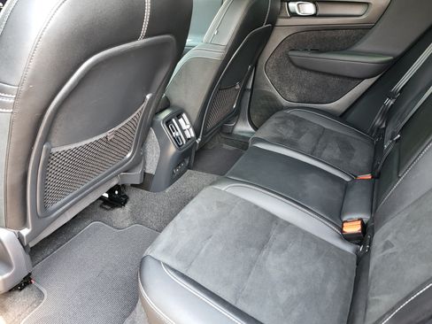 Certified 2023 Volvo XC40 Recharge Ultimate AWD/4WD image 23