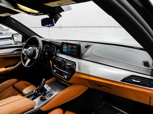 Used 2018 BMW 530i RWD image 17